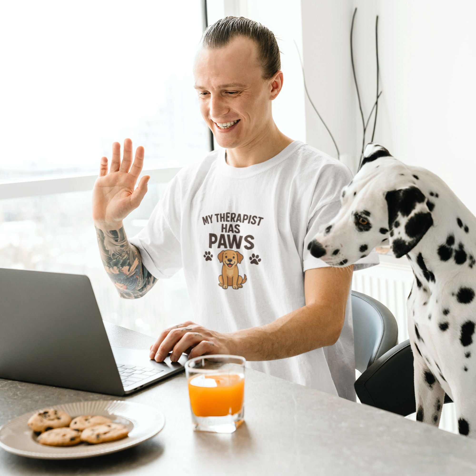 My Therapist Has Paws – Dog Comfort Tee