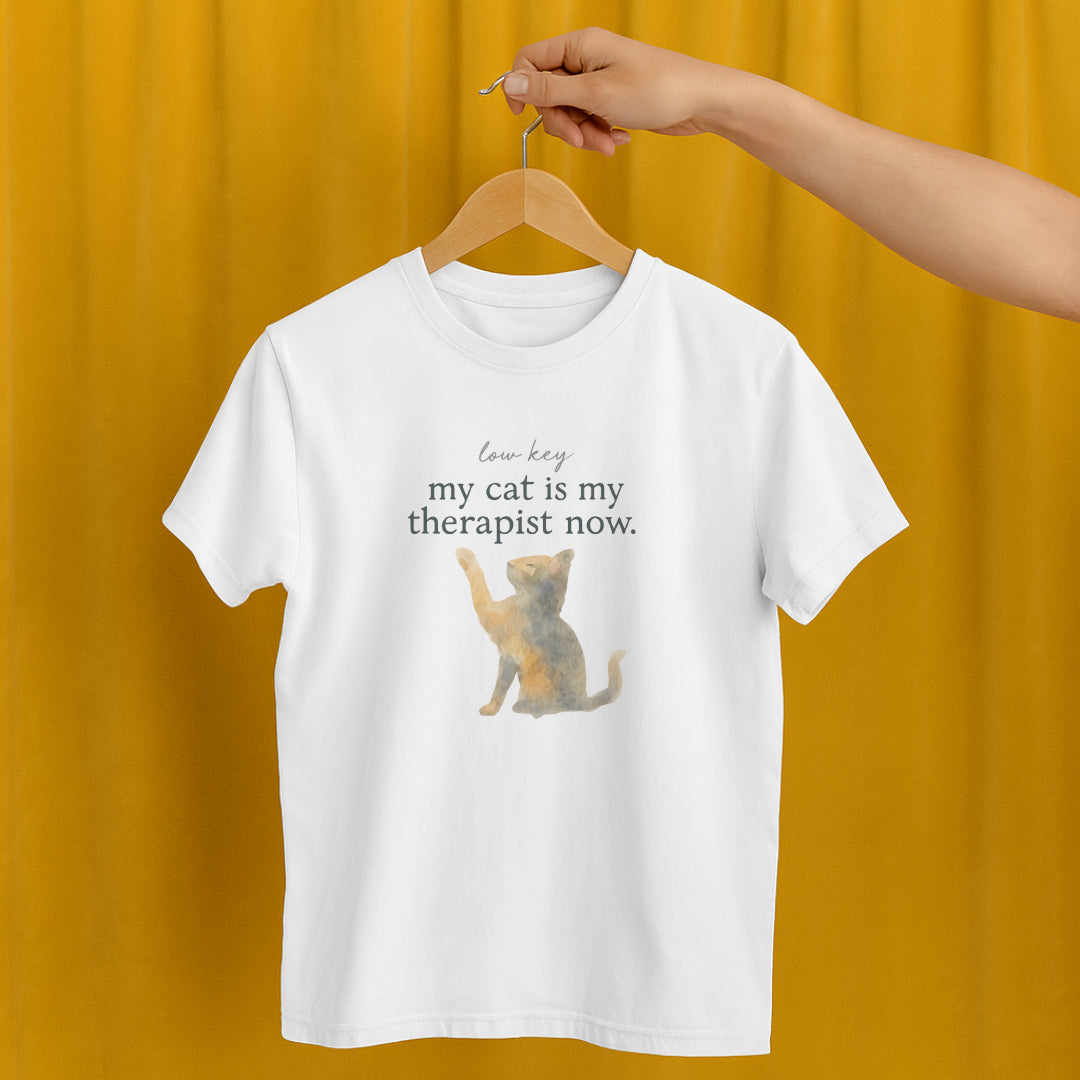 Low Key, My Cat Is My Therapist Now T-Shirt – Funny Cat Tee